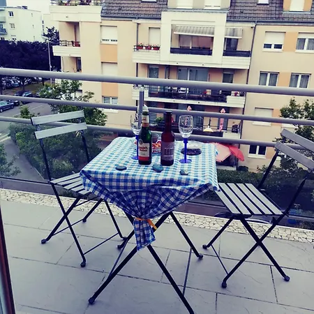 F2 Strasbourg Metropole, 44qm, 2 Zimmer, Komfortabel, Balkon, Tram 5 Minuten Bischheim