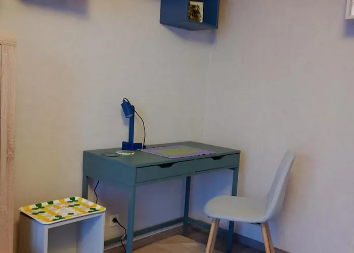 F2 Strasbourg Metropole, 44qm, 2 Zimmer, Komfortabel, Balkon, Tram 5 Minuten Lägenhet